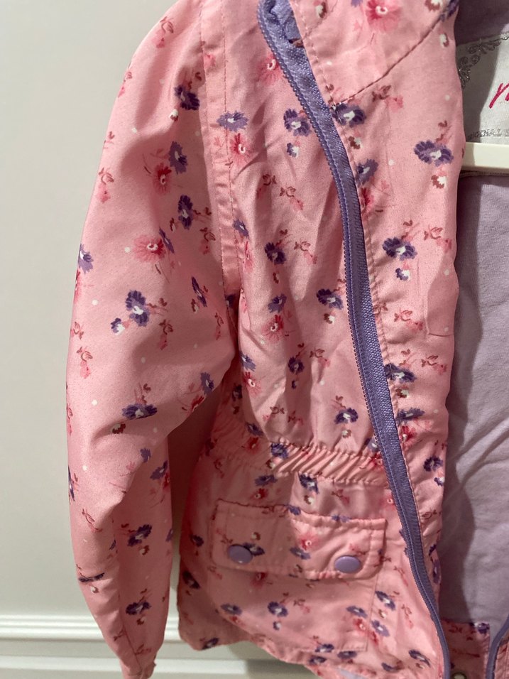 Kız Çocuk Pembe Düğmeli Yağmurluk - Görsel 2