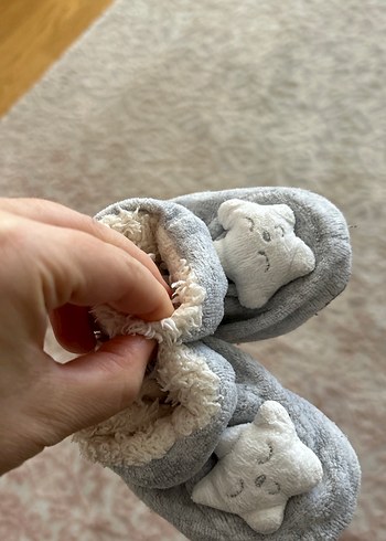 17 Beden gri Renk Gri Erkek Çocuk Kürklü Nakışlı Ev Terliği