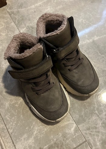 Gri Süet Erkek Çocuk Kürklü Bot - Görsel 4