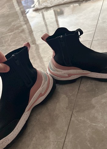 Siyah Yüksek Tabanlı Elastik Kadın Spor Ayakkabı - Görsel 5