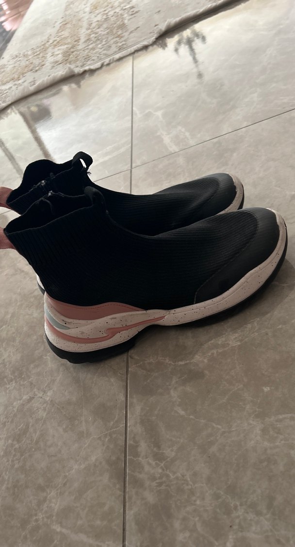 Siyah Yüksek Tabanlı Elastik Kadın Spor Ayakkabı - Görsel 3