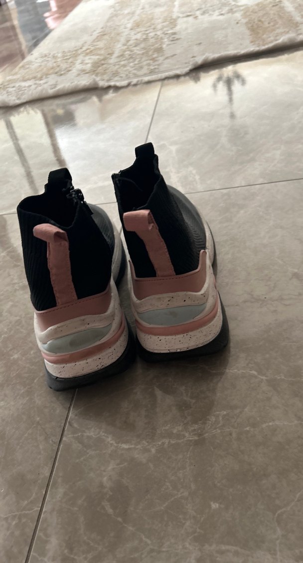 Siyah Yüksek Tabanlı Elastik Kadın Spor Ayakkabı - Görsel 2