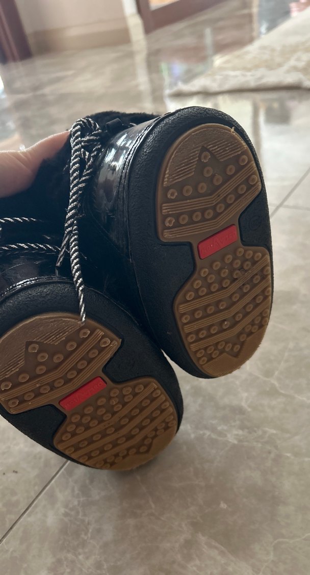 Siyah Kürklü Kız çocuk  Bot - Görsel 3