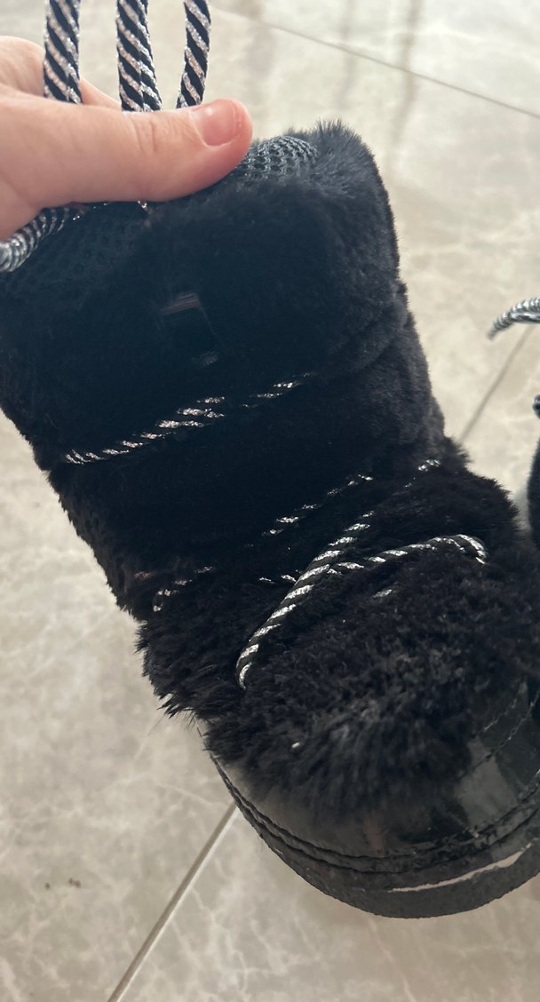 Siyah Kürklü Kız çocuk  Bot - Görsel 4