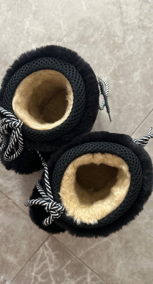 Siyah Kürklü Kız çocuk  Bot - Görsel 5