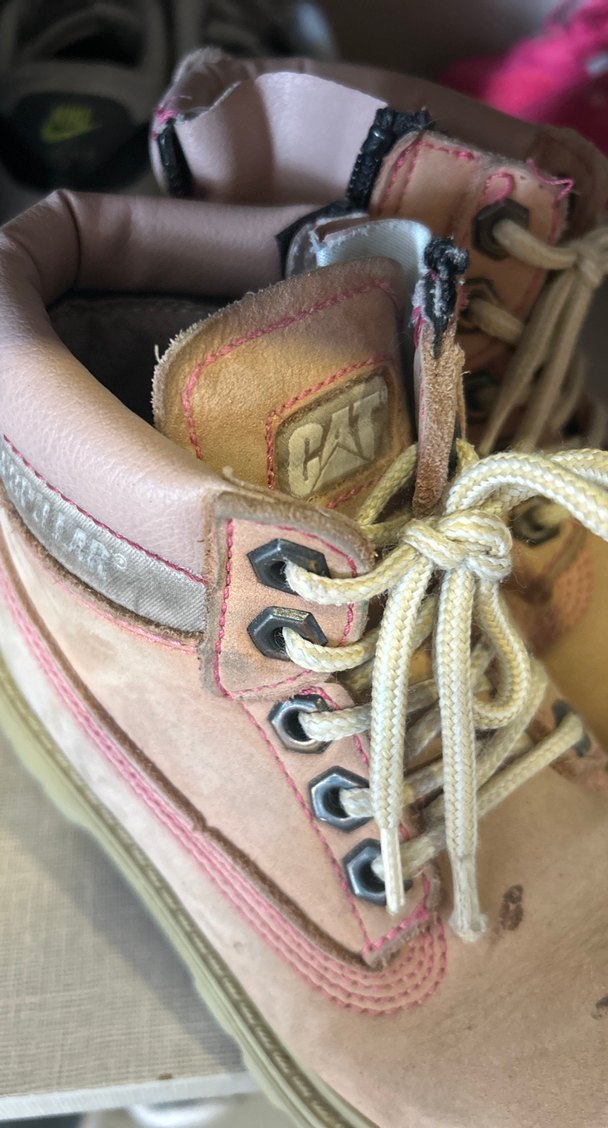 Bej Deri Bağcıklı Kız Botu - Görsel 2