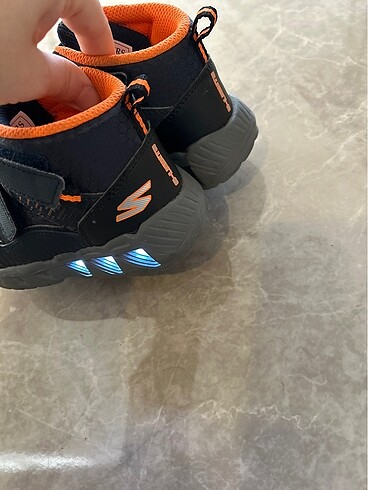 25 Beden Skechers erkek çocuk bot