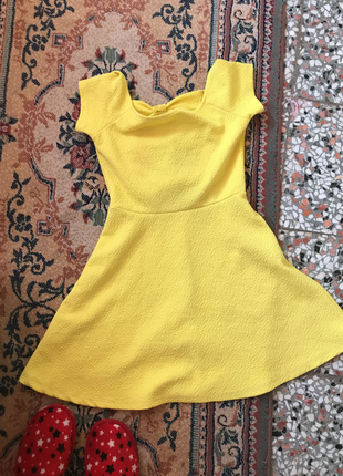 Sarı elbise