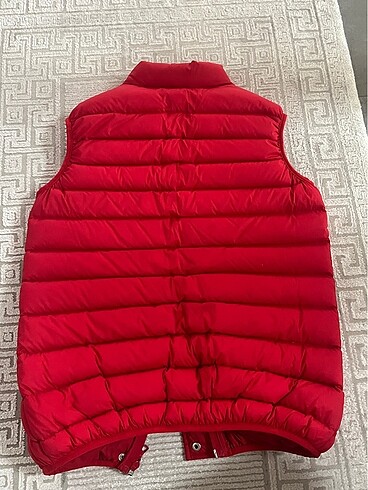 36 Beden kırmızı Renk Lacoste yelek