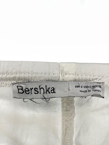 s Beden beyaz Renk Bershka Jean / Kot %70 İndirimli.