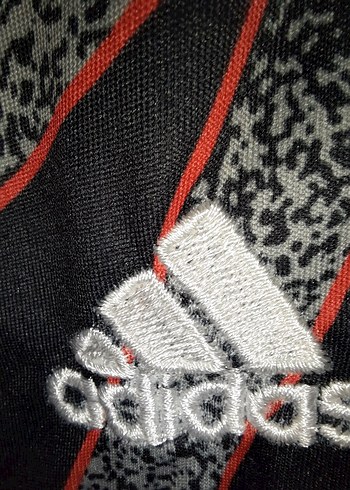 Erkek Siyah V Yaka Kısa Kollu Baskılı Forma - Görsel 7