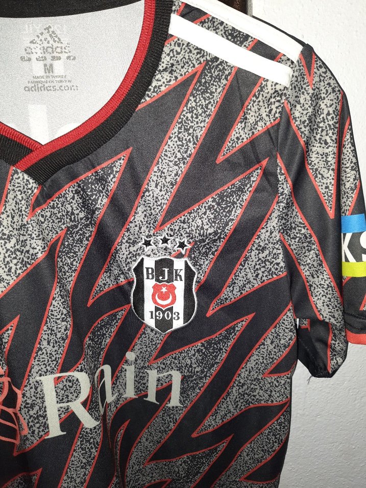 Erkek Siyah V Yaka Kısa Kollu Baskılı Forma - Görsel 2