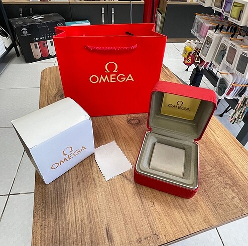 Omega saat kutusu