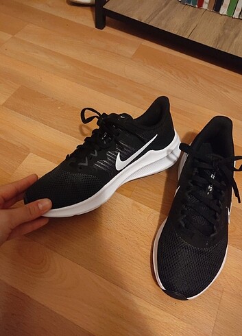 38 Beden siyah Renk Nike ayakkabı