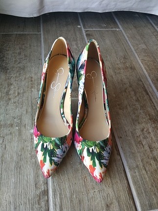 Jessica Simpson Jessica Simpson floral desenli sıfır stiletto