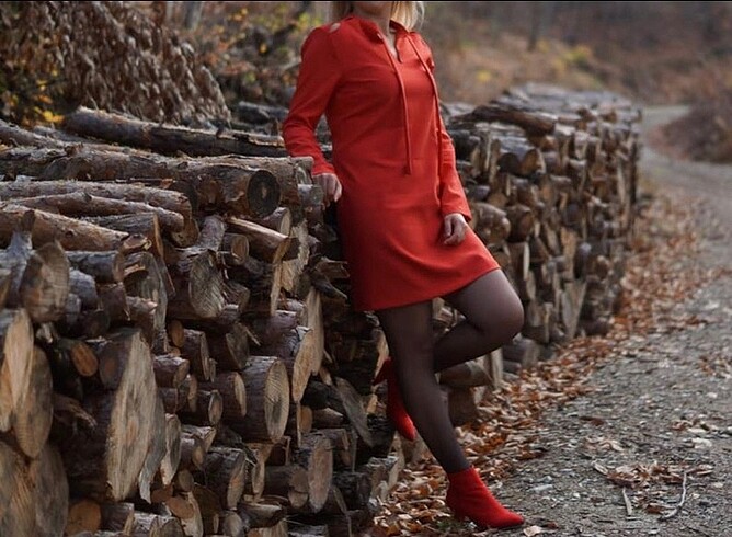 Milla kırmızı elbise