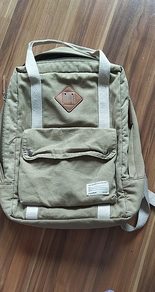 pull and bear sırt çantası