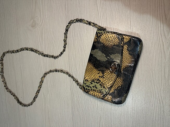 yılan desenli çanta Stradivarius