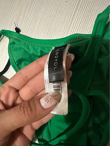 Trendyol & Milla yeşil bikini altı 38 beden