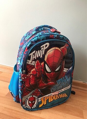 Spiderman okul çantası