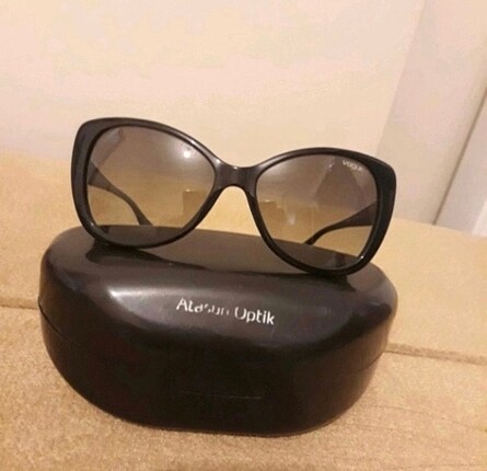  Beden Vogue güneş gözlüğü