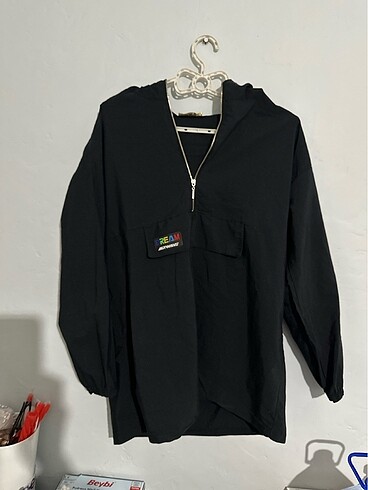 Kapşonlu sweatshirt