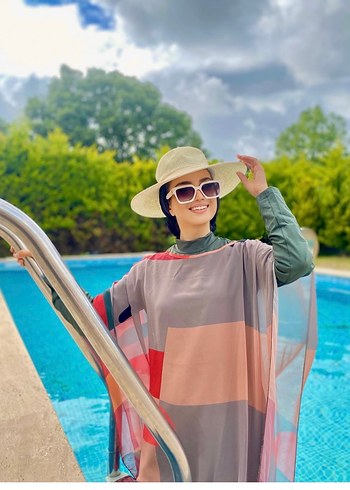 Haşema takım 3 parça 
Alt üst 
Ve üzerindeki pareo 
Çanta hediye - Görsel 3