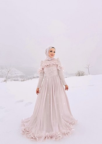 Uzun Kollu Beyaz İşlemeli Abiye Elbise - Görsel 2