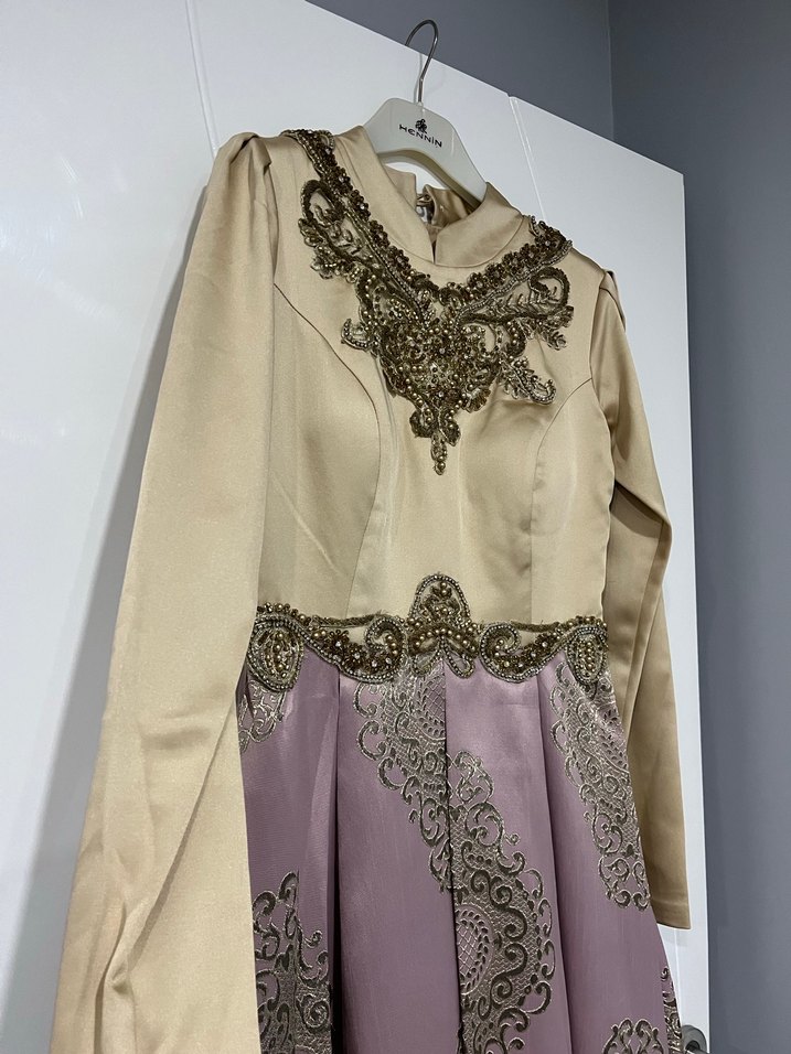 Bej ve Pembe Nakışlı Uzun Kollu Elbise - Görsel 2