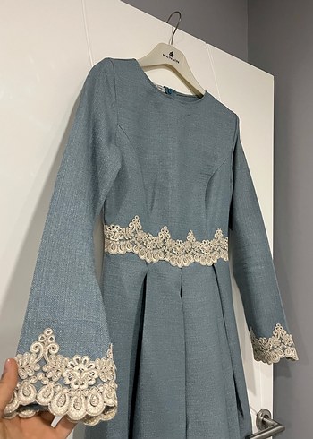 Düğmeli Nakışlı Vintage Uzun Kollu Nişan Elbisesi - Görsel 3