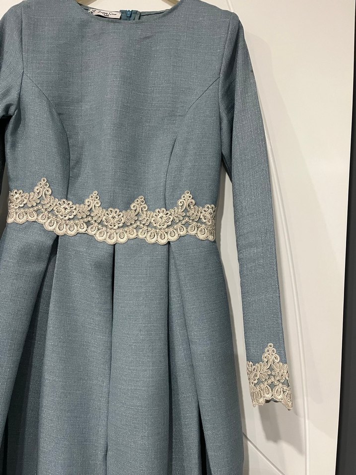 Düğmeli Nakışlı Vintage Uzun Kollu Nişan Elbisesi - Görsel 4