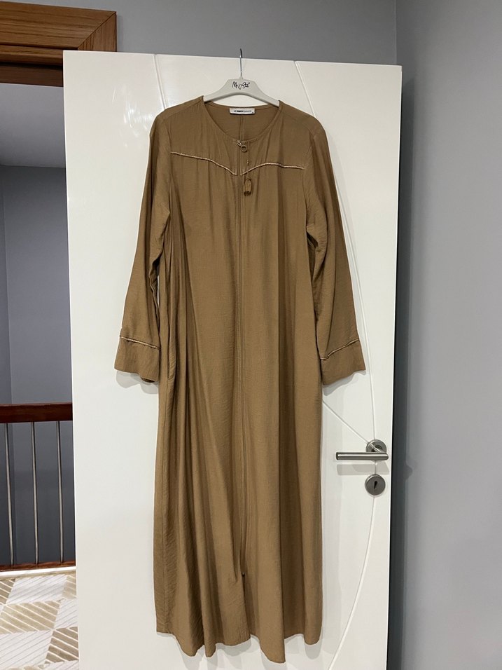 Bej Uzun Keten Elbise, Düğmeli, Nakışlı - Görsel 3