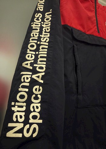 s Beden Pull&Bear NASA Baskılı Yarım Fermuarlı Mont S Beden