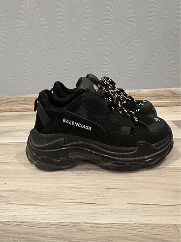 Balenciaga ayakkabı