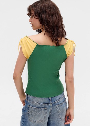 xs Beden yeşil Renk Y2K Urban Outfitters snoopy bluz