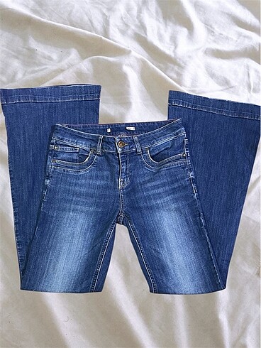 Urban Outfitters Y2K flare jean