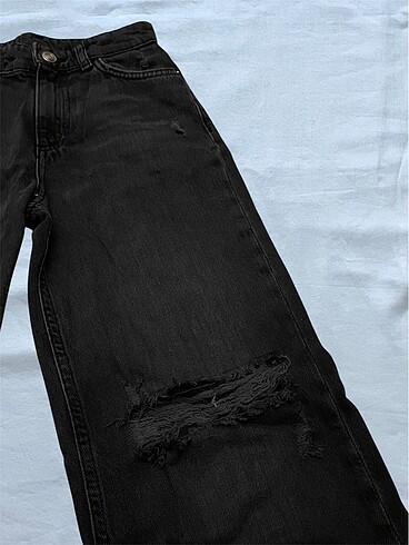 Bershka Antrasit kısa wide leg jean kıvırılmış paça model