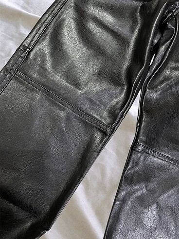xs Beden Bershka deri pantolon