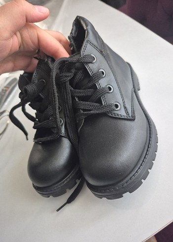 Kemer Detaylı Siyah Çocuk Botu - Görsel 7