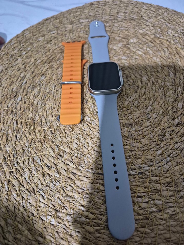 Gri Akıllı Saat ve Turuncu Yedek Kordon - Görsel 4