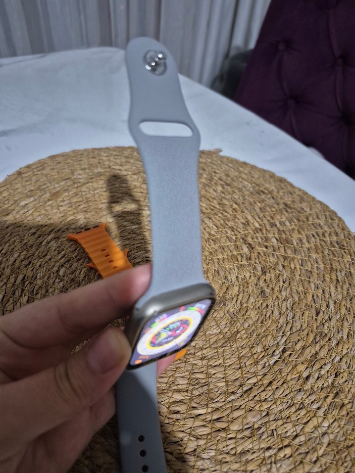 Gri Akıllı Saat ve Turuncu Yedek Kordon - Görsel 5