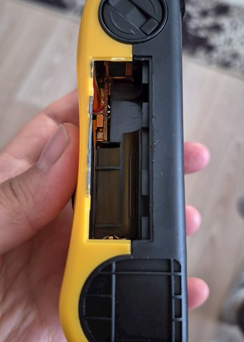 Sarı Renkli Analog Film Kamera - Görsel 3