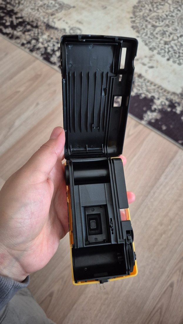 Sarı Renkli Analog Film Kamera - Görsel 4