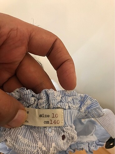 10 Yaş Beden mavi Renk Zara marka askılı tsirt