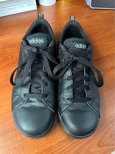 Adidas spor ayakkabı