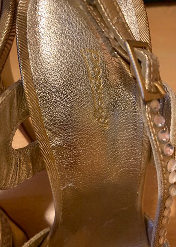 PAPUCCİ Altın Renkli Pul Detaylı Platform Topuklu Kadın Ayakkabı - Görsel 2