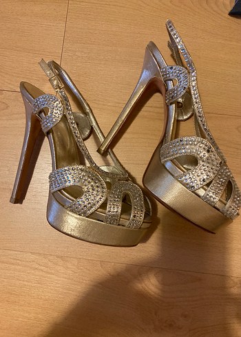 PAPUCCİ Altın Renkli Pul Detaylı Platform Topuklu Kadın Ayakkabı - Görsel 3