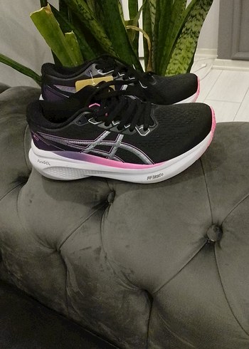 Asics 38