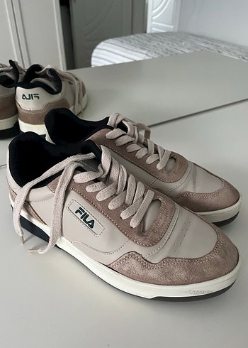 Bej Laced Fila Kadın Sneakers