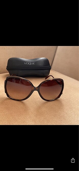 Vogue güneş gözlüğü